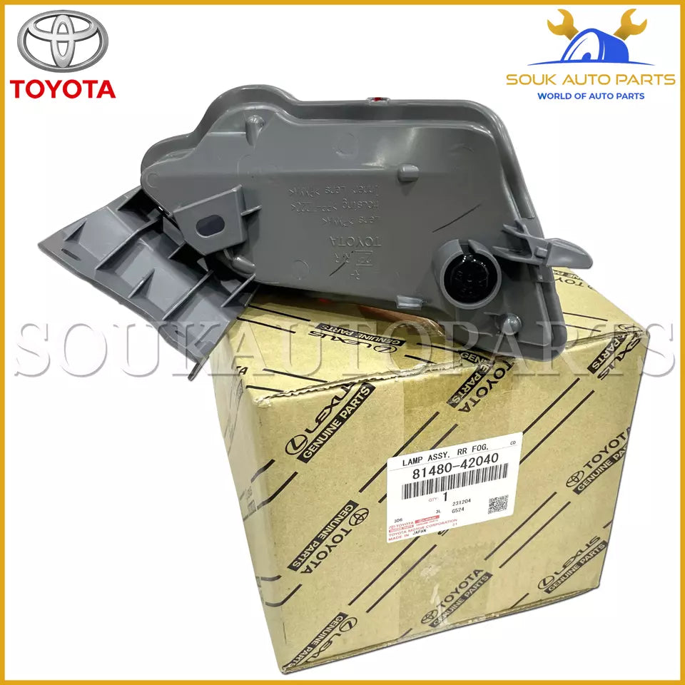 81480-42040 Genuine Toyota REFLECTOR ASSY, REFLEX, RH 8148042040 OEM RAV4